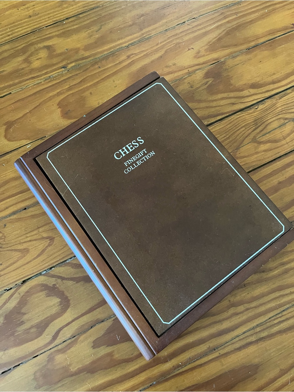 Brown Leather Accessory Box with chess board & all pieces.